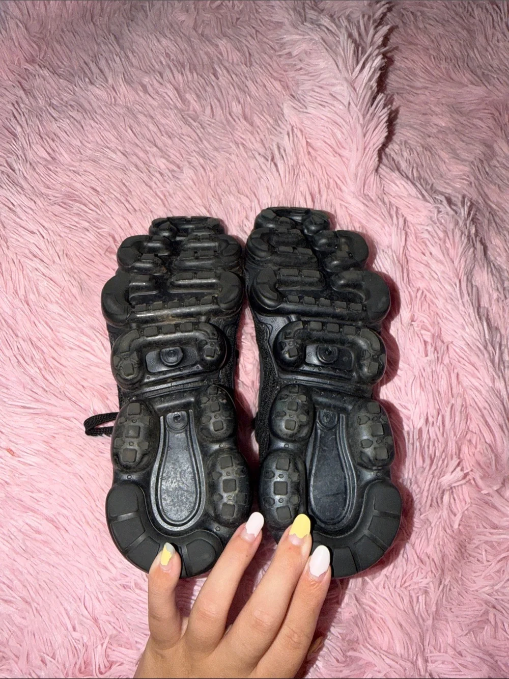 Nike Women’s Vapormax Black Knit Athletic Sneakers